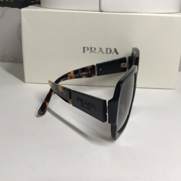 New Authentic Prada Black Square Sunglasses SPR 21x 1AB-0A7 - Picture 12 of 14